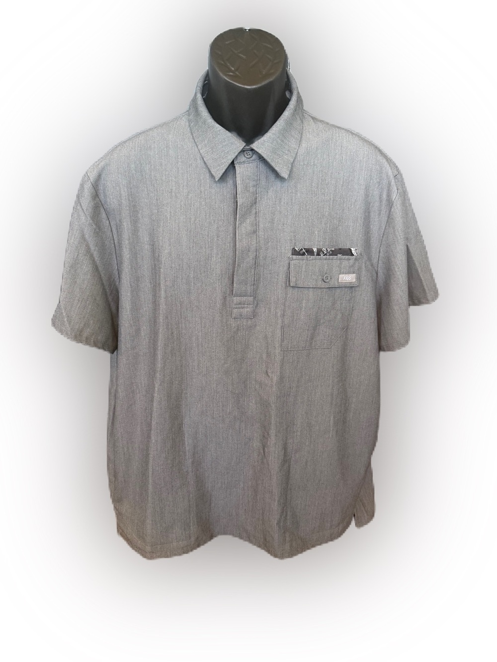 Figs Men’s Charcoal Gray ( PO#1344) Short Sleeve Collared Scrubs Shirt. Size XL